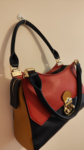Kott Love Moschino (4 foto / 4)