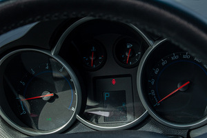 Chevrolet Cruze (8 foto / 9)