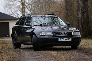 Audi A4 1.8T quattro (2 foto / 7)