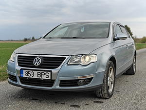 Helesinine automaatkastiga Volkswagen Passat 2005 (1 foto / 15)