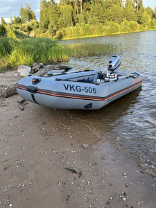 Kummipaat Kolibri KM-330D haagise ja mootoriga (1 foto / 5)