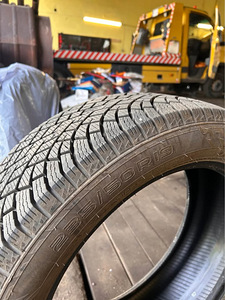 Nokian 235/50 r19 (1 foto / 5)