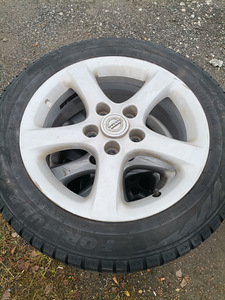 R16. 205/50 nissan (1 foto / 4)