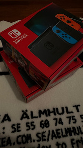 Nintendo Switch Неоновый красный синий (4 фото из 4)