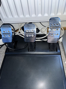 Thrustmaster TS-XW Racer Sparco P310 (3 foto / 4)