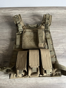 Airsofti taktikaline vest lisadega (3 foto / 4)