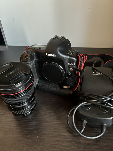 Canon 1Ds Mark II kaamera + 17-40mm objektiiv.