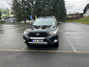 Продам автомобиль (2 фото из 14)