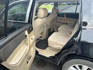 Продам автомобиль (11 фото из 14)