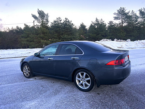 Honda Accord (3 foto / 15)