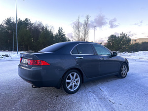 Honda Accord (5 foto / 15)