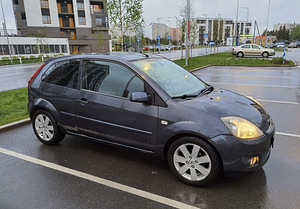 Ford Fiesta varuosadeks (2 foto / 6)