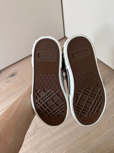 Кроссовки Burberry (6 фото из 6)