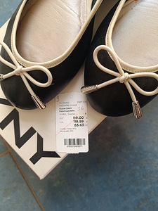 Baleriinad DKNY must (4 foto / 4)