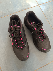 Кроссовки Adidas (3 фото из 3)