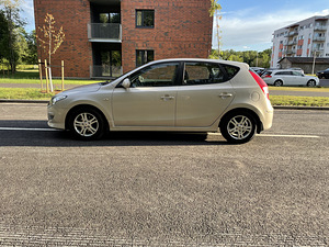 Hyundai i30 1.4 2011a (8 foto / 15)