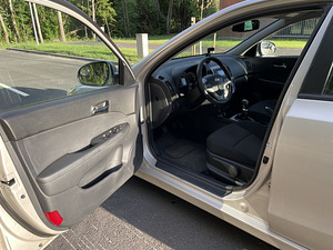 Hyundai i30 1.4 2011a (9 foto / 15)