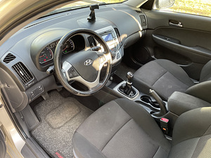 Hyundai i30 1.4 2011a (15 foto / 15)