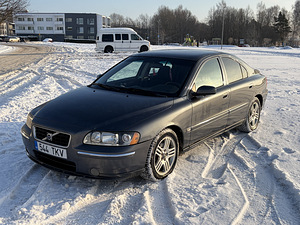 Volvo s60 2.4 d5 136kw (3 foto / 11)