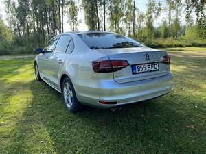 2016 Volkswagen Jetta (4 foto / 12)