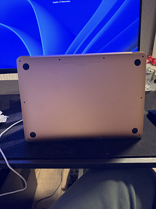 Macbook air 13inch 2020 (7 foto / 8)