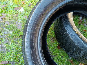 Зимние шины Goodyear (3 фото из 4)