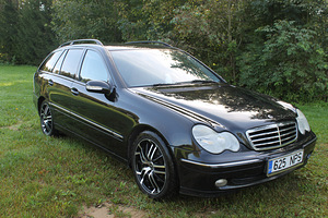 Mercedes Benz C220 2004a (3 foto / 10)