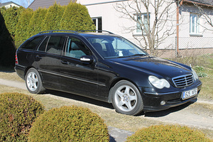Mercedes Benz C220 2004a (10 foto / 10)