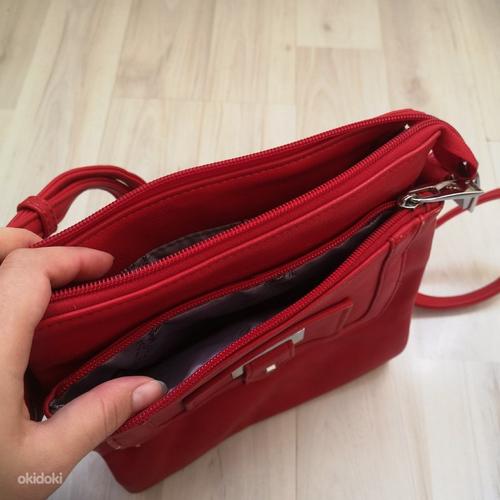 Красная сумка с ремешком (фото #3)