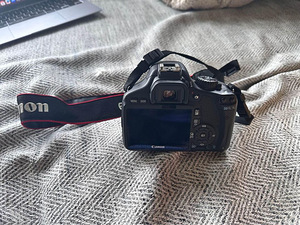 Canon EOS 550D+18-55mm objektiiv+64GB+kott (2 foto / 2)