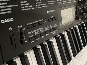 SÜNTESAATOR CASIO CTK3500 KLAHVITUNDLIKUSEGA JA 48 KOOSKÕLA (3 foto / 7)