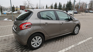 Peugeot 208 (4 foto / 14)