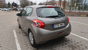 Peugeot 208 (6 foto / 14)