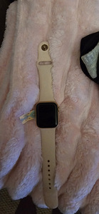 Apple watch series 4, 40mm (2 foto / 2)