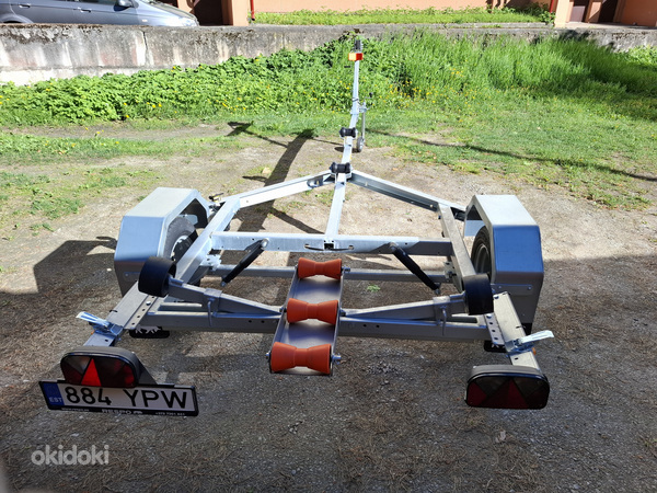 Продаётся лодочный прицеп Respo 750V511L191