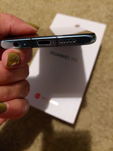 Huawei P30 (5 фото из 5)