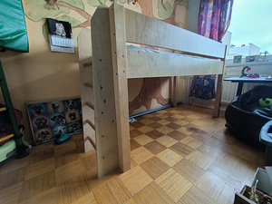 Детская кровать (2 фото из 6)