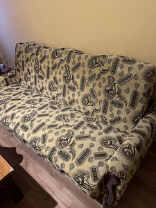 Диван - кровать, 2 кресла и пуфик
