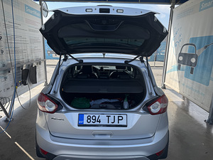FORD KUGA (2 фото из 15)