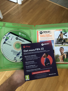 FIFA 22 Xbox Series X (2 foto / 2)