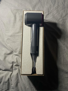 Dyson (8 foto / 9)