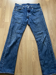 Levi’s (1 foto / 2)
