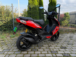 Aprilia SR50R 2017 ls 8300km (3 foto / 9)