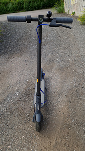 Xiaomi Mi Electric Scooter 3 (2 foto / 3)