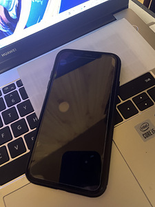 iPhone хр 64гб (3 фото из 4)