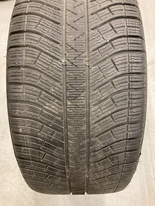 Michelin Pilot Alpina 5 SUV (5 foto / 5)