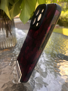Чехол на Apple iPhone 16 pro (6 фото из 8)