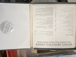 Vinil, J.S Bash (3 foto / 3)