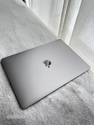 MacBook Air 13” M1 (2020), 8 GB / 512 GB