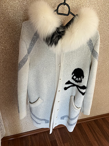 Soe kampsun Philipp Plein stiilis. Ostuhind 690€ (5 foto / 5)